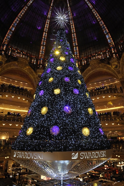 galeries-lafayette-christmas-windows-by-luois-vuitton-2012-5.jpg