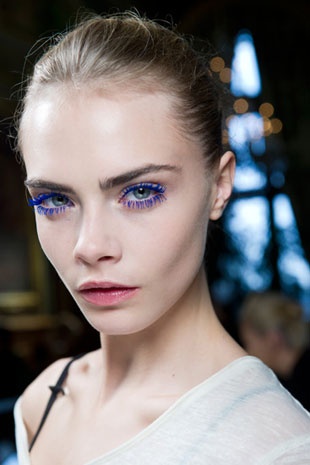 blue-mascara.jpg