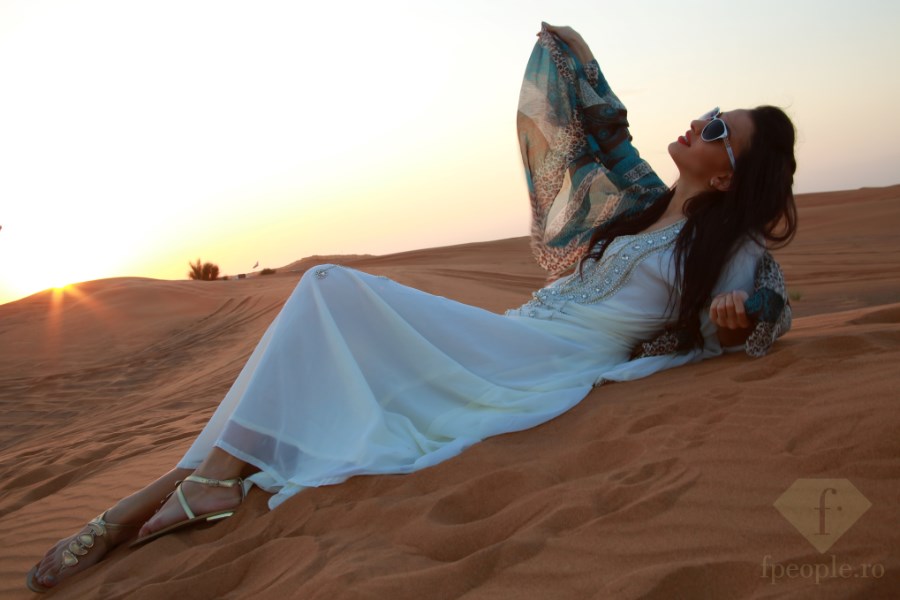 filmari-desert-dubai-fashiontv-11.jpg